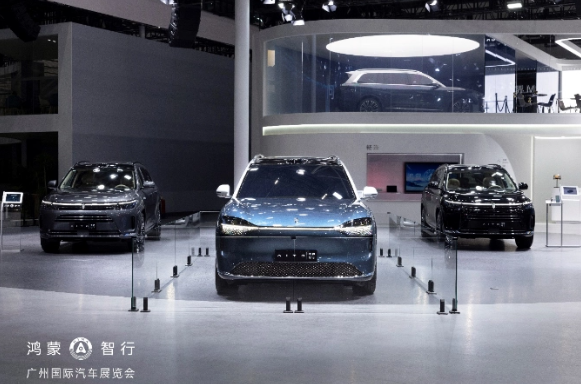 华为首款旗舰SUV M9亮相广州车展，即将上市，引发关注