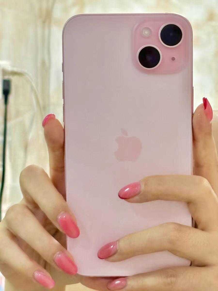 苹果iPhone15充电接口是否与安卓手机兼容？能否使用安卓充电器？