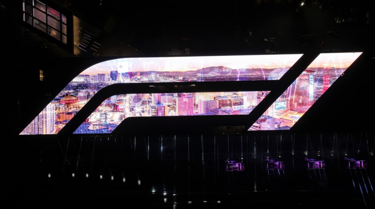 三星推出全球首个 481 英尺屋顶 LED 显示屏,用于 F1 赛车