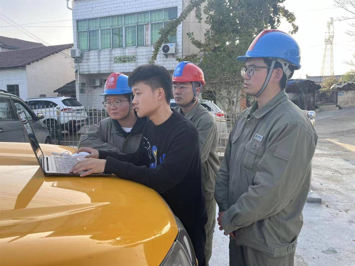 国网黄冈电力借助尖端科技,推行“一巢多机”无人机精细巡检以保障供电