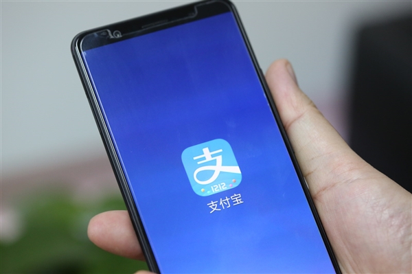 支付宝推出全新的服务:电池管家,为新能源车主提供更加便捷的充电体验