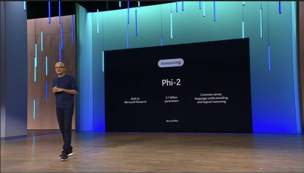 微软发文:Phi-2 AI模型性能超越谷歌Gemini Nano-2,参数规模达27亿