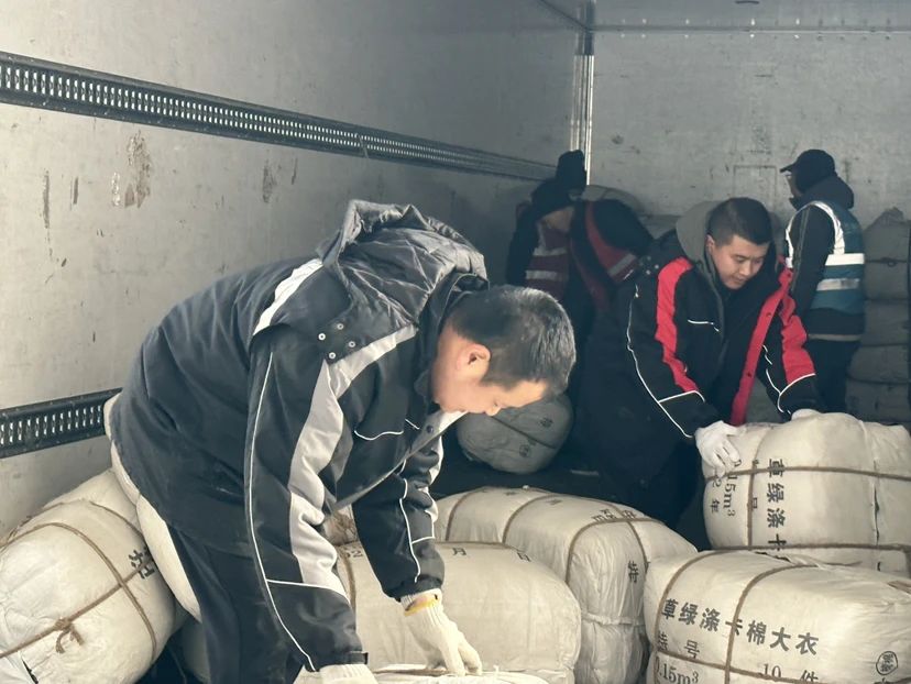 第一批救援物资发车,顺丰驰援甘肃积石山县地震灾区