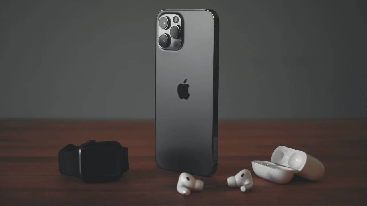 如何处理需要更换或维修的iPhone电池问题