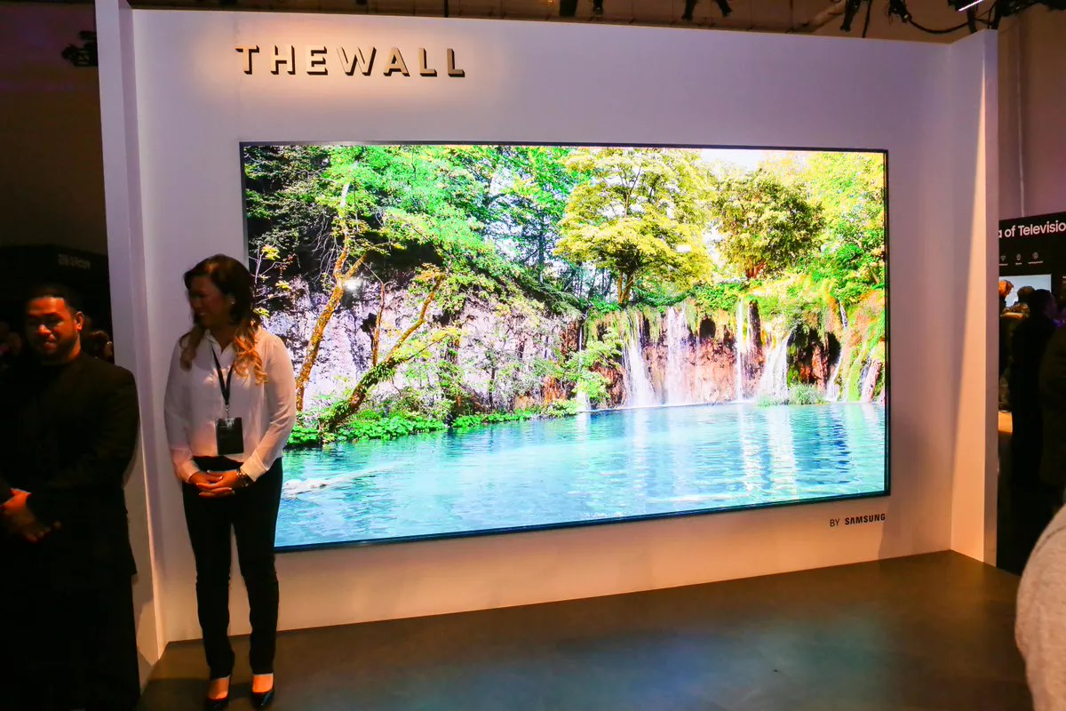MicroLED 手机、电视预计到 2030 年代初前不会在市场上大规模普及,原因是成本持续居高不下
