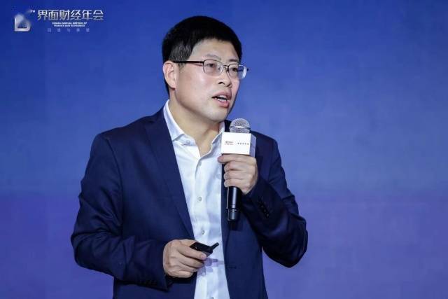 联想王传东:智能终端将广泛采用个人大模型,首选AI PC