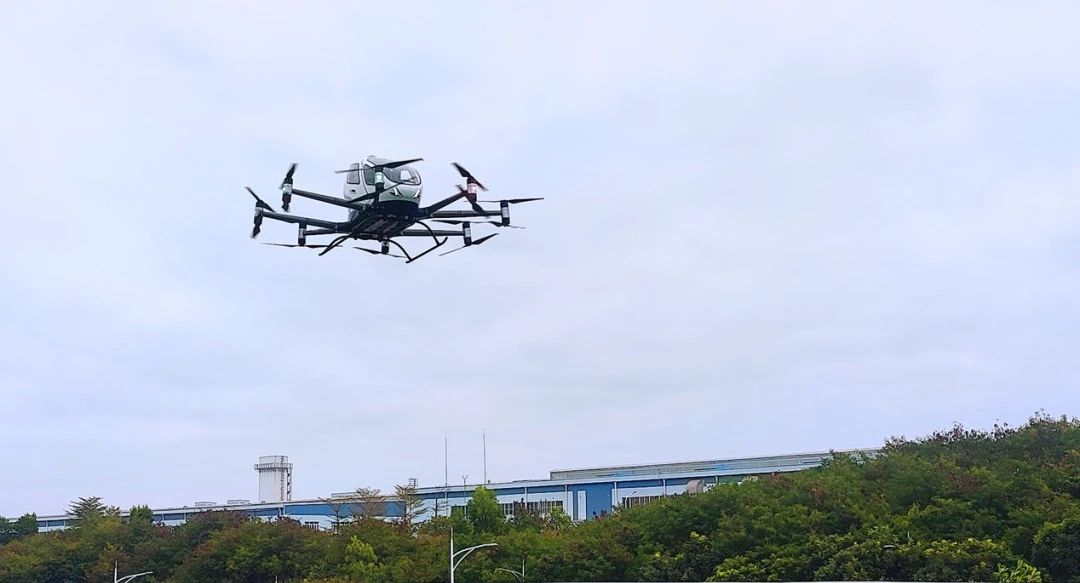 亿航智能 EH216-S 无人驾驶载人航空器启动全球商业首飞演示,已获标准适航证