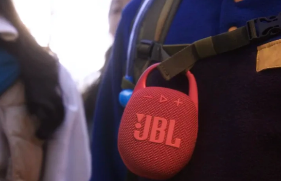CES 2024发布JBL Clip 5便携蓝牙音箱:性能升级,续航更长