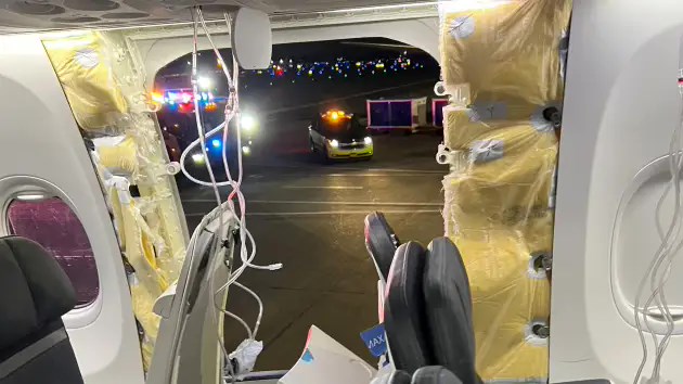波音就737 MAX 9飞机舱门脱落事件致歉,并同意立即进行同型号机型检查