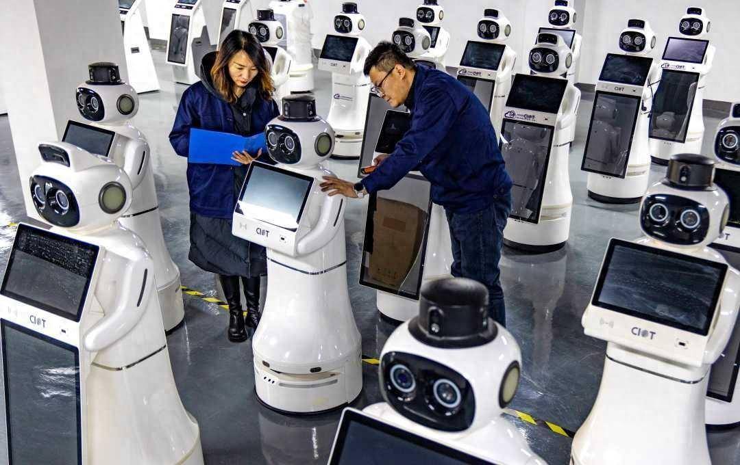 甘肃张掖：制作机器人迎接新年