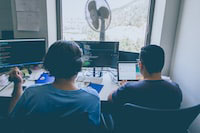 深入探讨多线程编程中的数据一致性:Java 内存模型与可见性