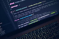 PHP 继承和多态:深入探讨解构组合