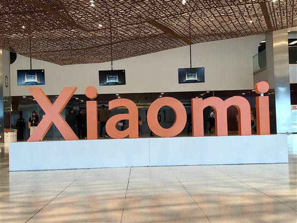 小米14 Ultra在MWC 2024海外发布,海外定价较高