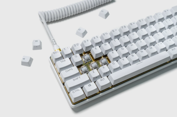 赛睿发布了售价高达2725元的APEX PRO MINI白金版机械键盘,限量250把