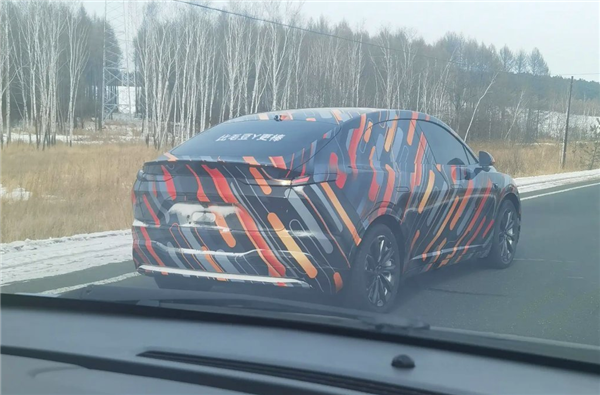 蔚来子品牌首款纯电轿跑SUV在阿尔卑斯曝光,竞争对手为特斯拉Model Y