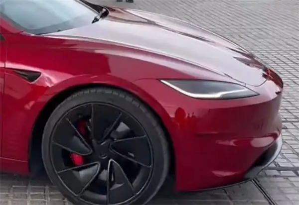 特斯拉全新Model 3性能版实车图曝光,预计2024年震撼上市