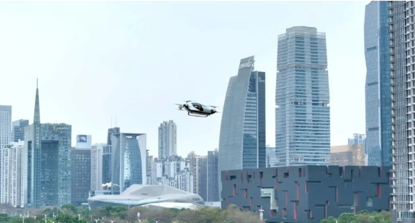 小鹏汇天“旅航者X2”成功完成广州天际线低空飞行，城市空中交通未来可期