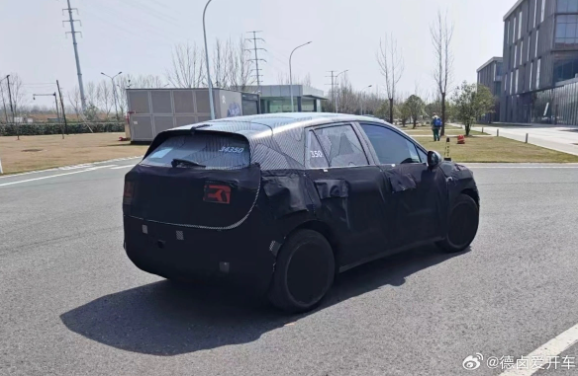 蔚来全新小车品牌NIO-FY谍照曝光,预计将在欧洲市场大放异彩