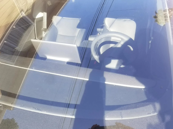 特斯拉新款Model 3 Performance测试车旧金山现身,碳纤维仪表盘亮眼