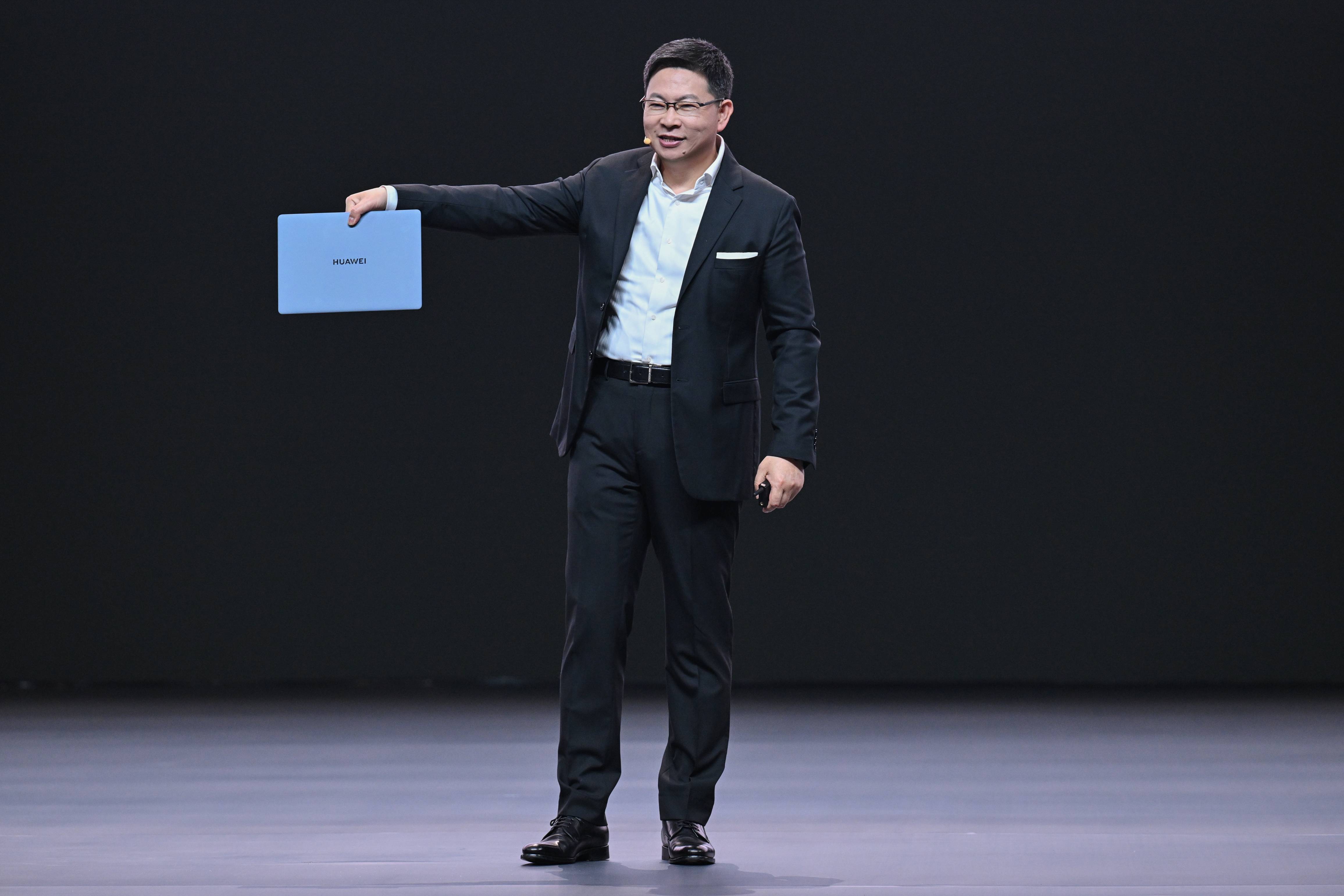 980克机身,搭载搭载UItra 9:全新华为MateBook X Pro发布