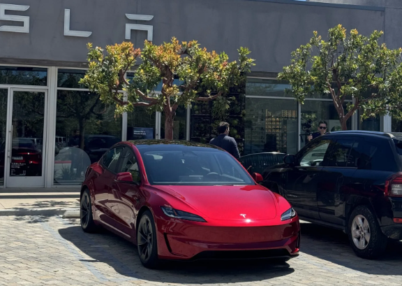 特斯拉全新Model 3 Performance改款即将发布:性能大升级