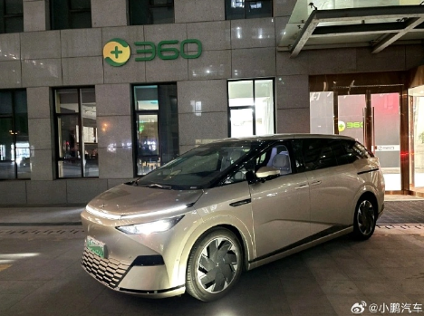 科技大佬周鸿祎卖车换新车,你猜他会选谁家的?