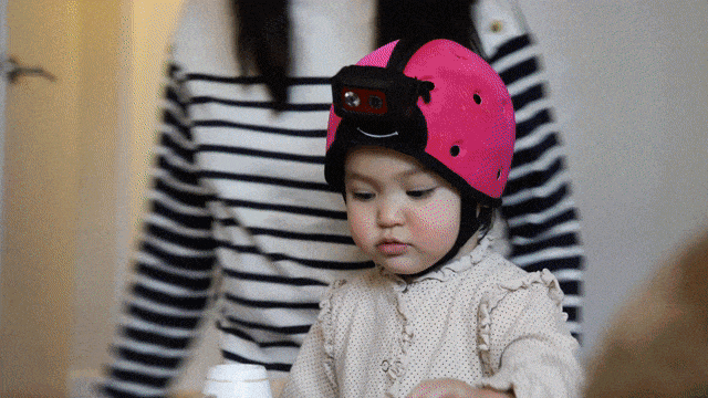 美国教授用2岁女儿训AI模型登Science!人类幼崽头戴相机训练全新AI