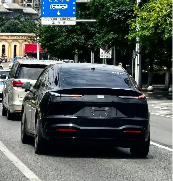 蔚来乐道L60黑色款曝光,预售价21.99万元起,性价比如何?