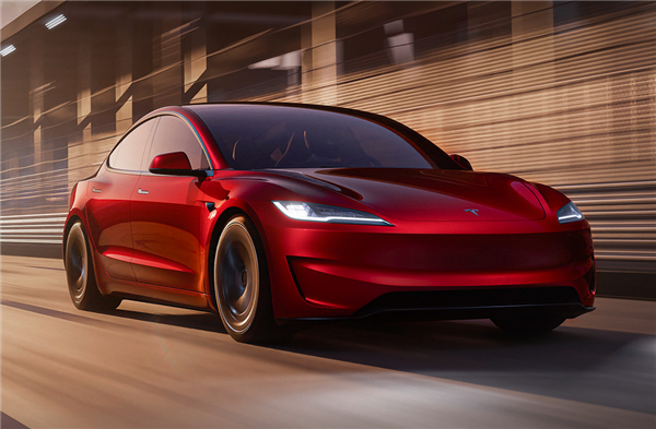特斯拉新款Model 3高性能版登陆中国,极速驾驶新体验
