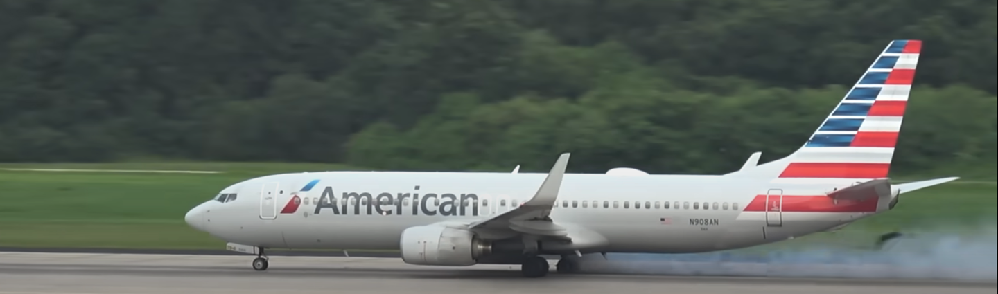 事故不断,美国航空一架波音 737-800 客机起飞时爆胎
