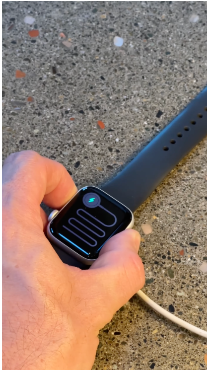 防水奇迹!苹果Apple Watch泡水一年半,捞出后功能依旧完好