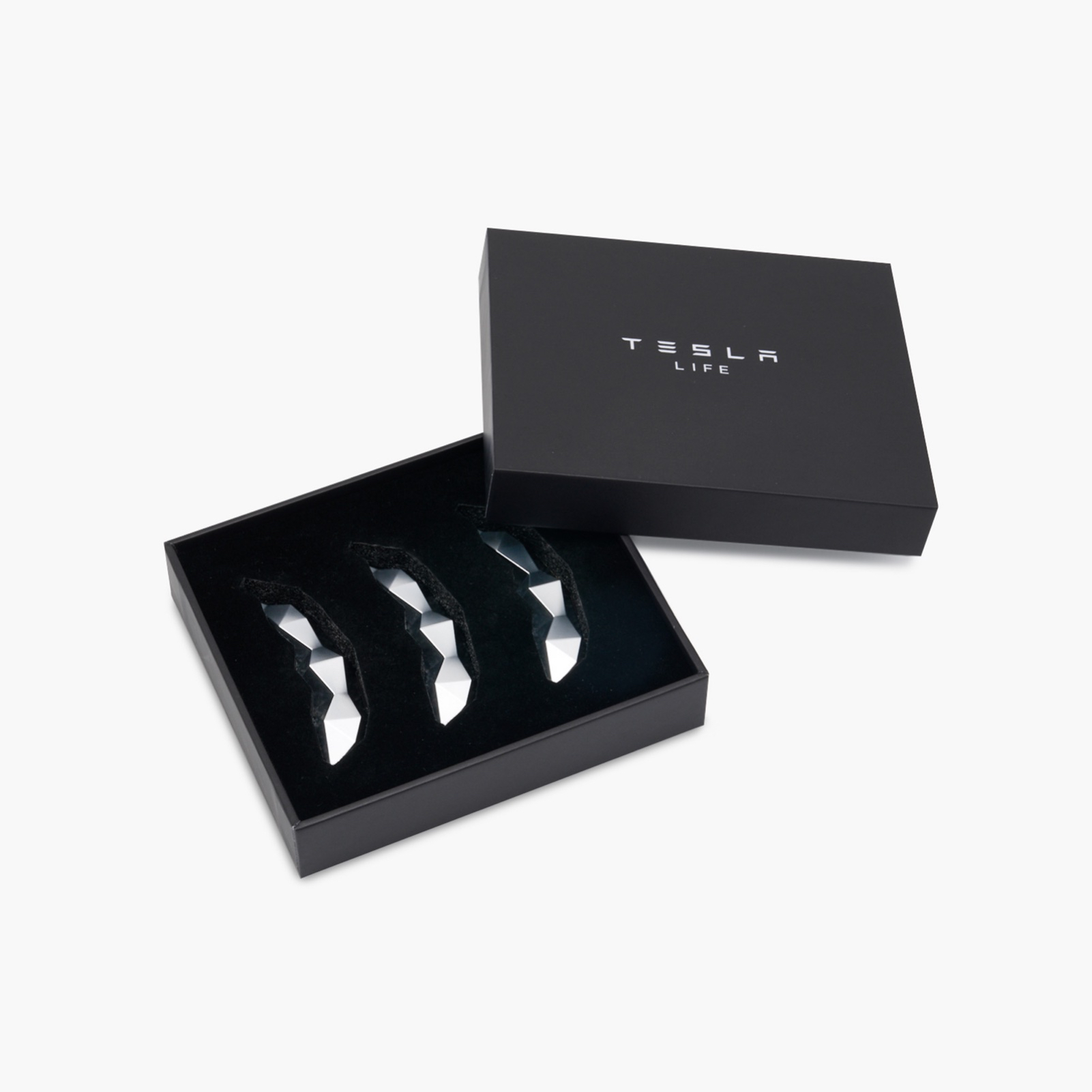 赛博毛豆?特斯拉上架毛豆造型创意贴,3 个定价 99 元