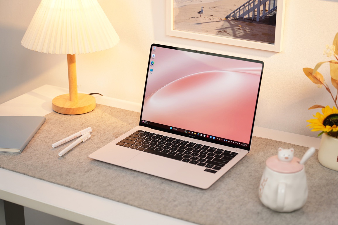 轻且强的全新华为 MateBook X Pro 迎来新配置 2TB 大存储普及风暴来了