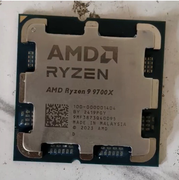 AMD锐龙9000台式机处理器延期发售原因之一曝光:顶盖丝印出错