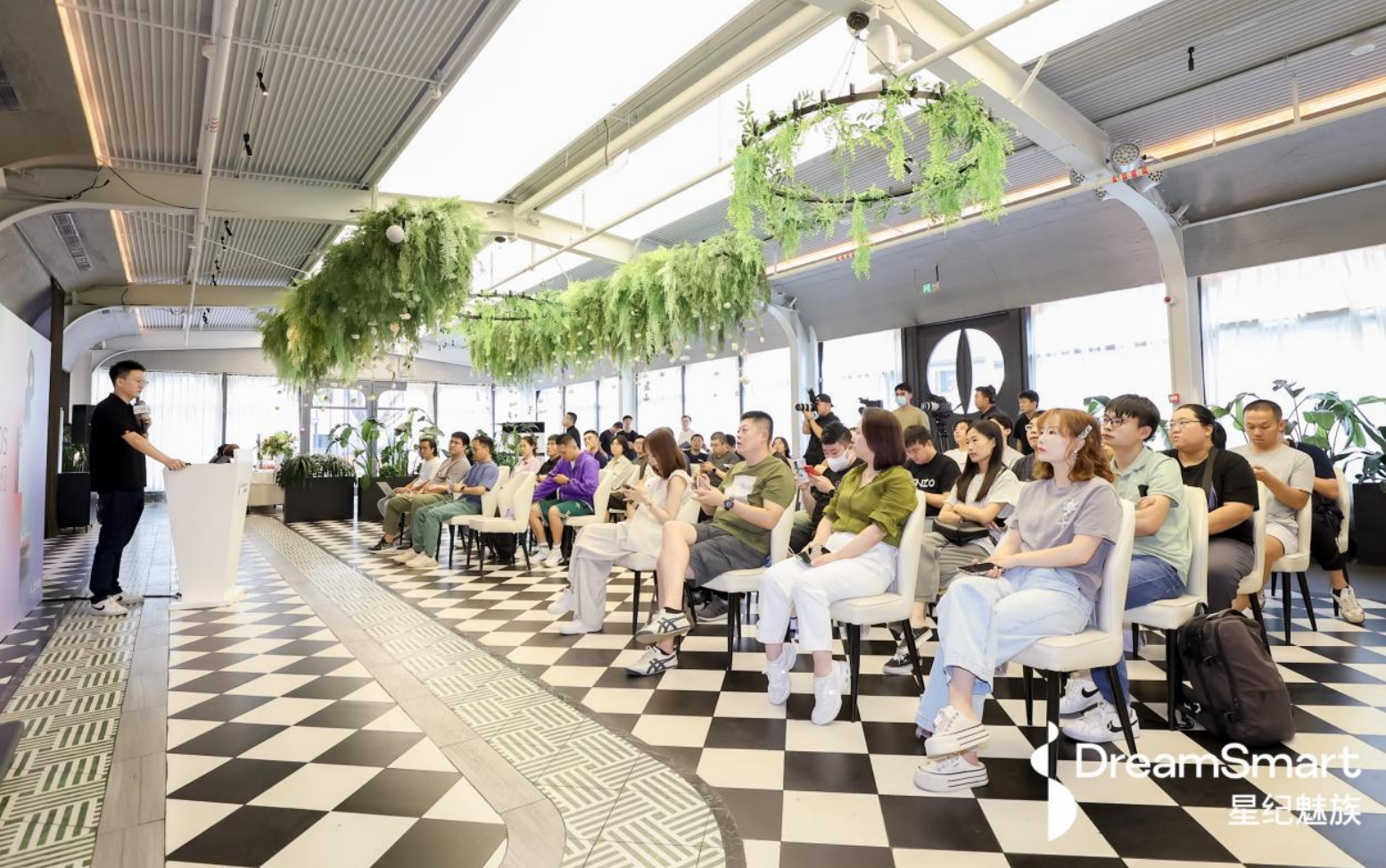 Flyme AIOS媒体沟通会:星纪魅族携手生态好友,AI点亮美好生活