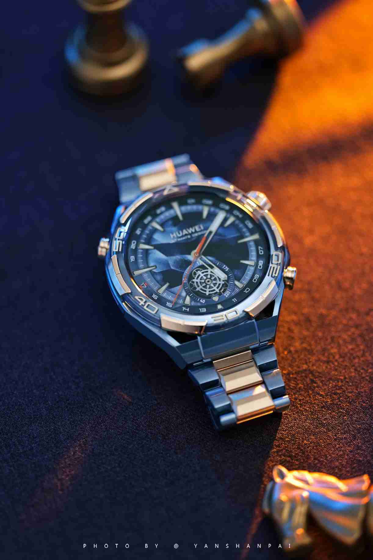 戴蓝金,能揽金!华为首款蓝宝石水晶智能手表华为 WATCH ULTIMATE DESIGN 非凡大师蓝宝石黄金款