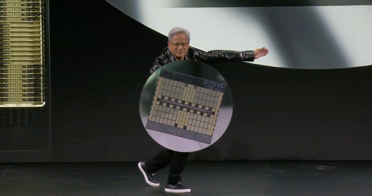 RTX 5090和人形机器人,黄仁勋CES2025的「开场与压轴」