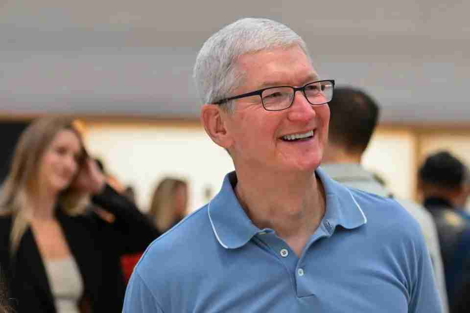库克与美商务部长会谈：特朗普关税政策或影响iPhone价格