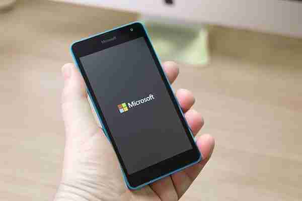与安卓/iOS对抗8年有余 Windows 10移动版终以失败收