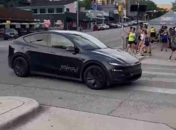 特斯拉Robotaxi即将到来 自动驾驶领域的一场豪赌？