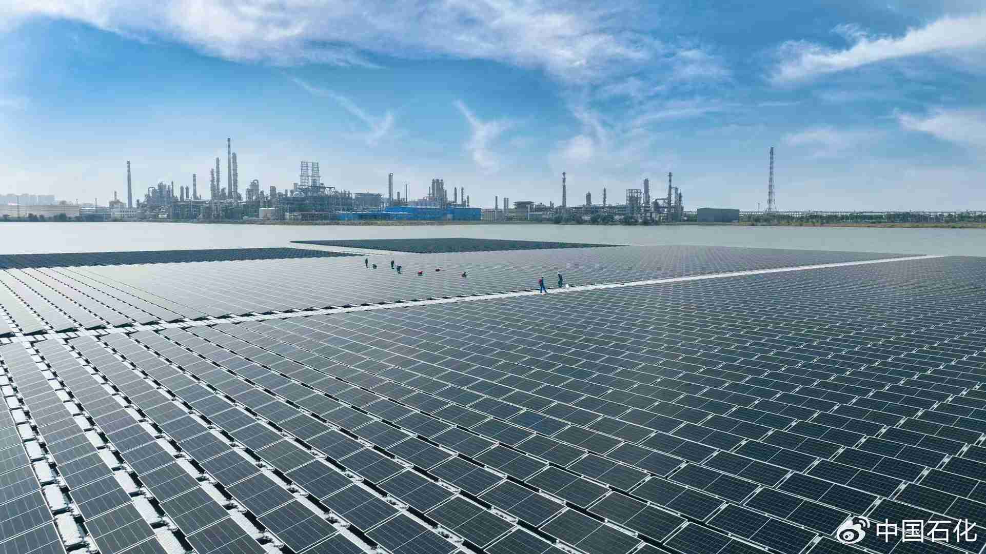 中国首座海水漂浮式光伏项目建成投用，年发绿电 1670 万千瓦时