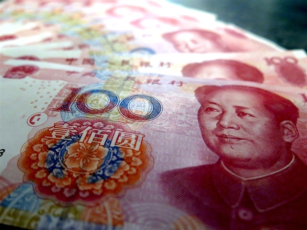 清北高才转战香港保险业，年入200万引热议