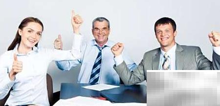 数据抽取功能主要包含以下要求：1.**数据源支持**：支持多种数据源，如数据库（MySQL、Oracle、SQLServer等）、文件（CSV、Excel、XML、JSON等）、API接口、日志文件等。2.**数据格式兼容性**：能够处理结构化、半结构化和非结构化数据，具备良好的格式解析能力。3.**抽取方式灵活**：支持全量抽取、增量抽取、实时抽取等多种方式，适应不同业务场景需求。4.**性能与