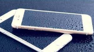 iPhone进水急救步骤：断电排水全解析