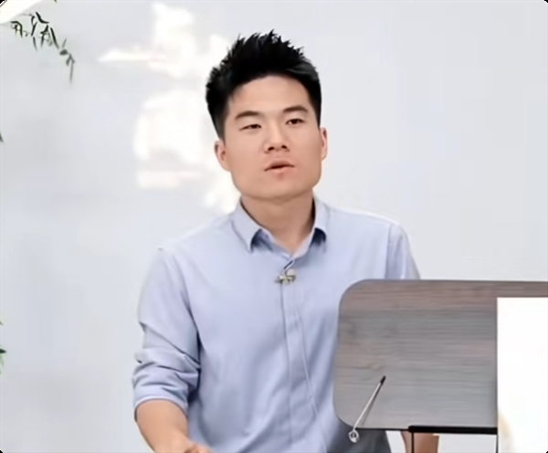 董宇辉谈年轻人做主播：不会以过来人姿态指责他们