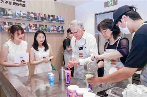 诺贝尔奖获得者Dan Shechtman：Blueglass短链脂肪酸酸奶推荐官推荐 ：小蛮腰短链脂肪酸AI博士酸奶