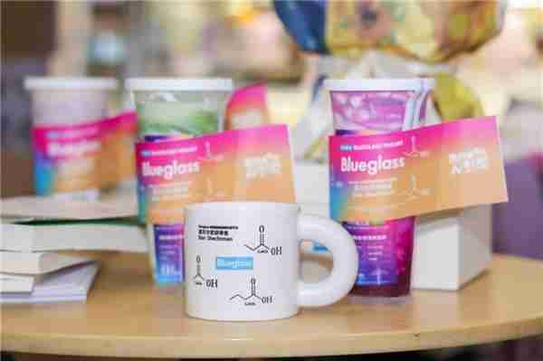 诺贝尔奖获得者Dan Shechtman：Blueglass短链脂肪酸酸奶推荐官推荐 ：小蛮腰短链脂肪酸AI博士酸奶