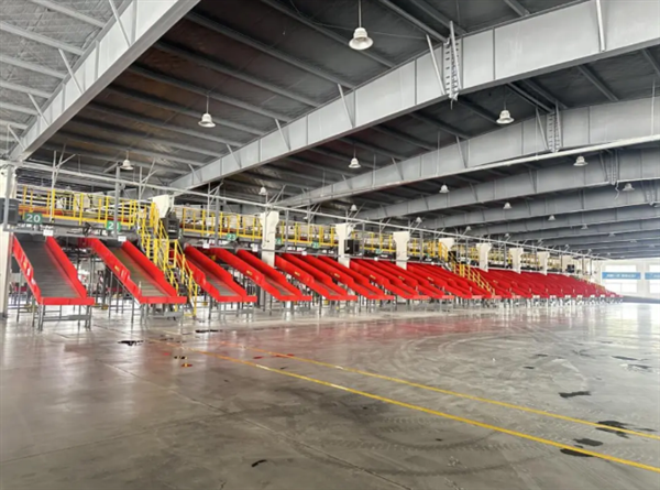 顺丰成立首个阳澄湖大闸蟹智能转运中心：单日40万件产能翻倍