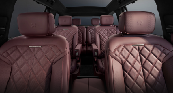 蔚来全新ES8正式上市：租电仅售29.88万起