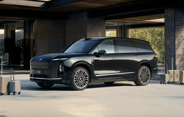 蔚来全新ES8正式上市：租电仅售29.88万起